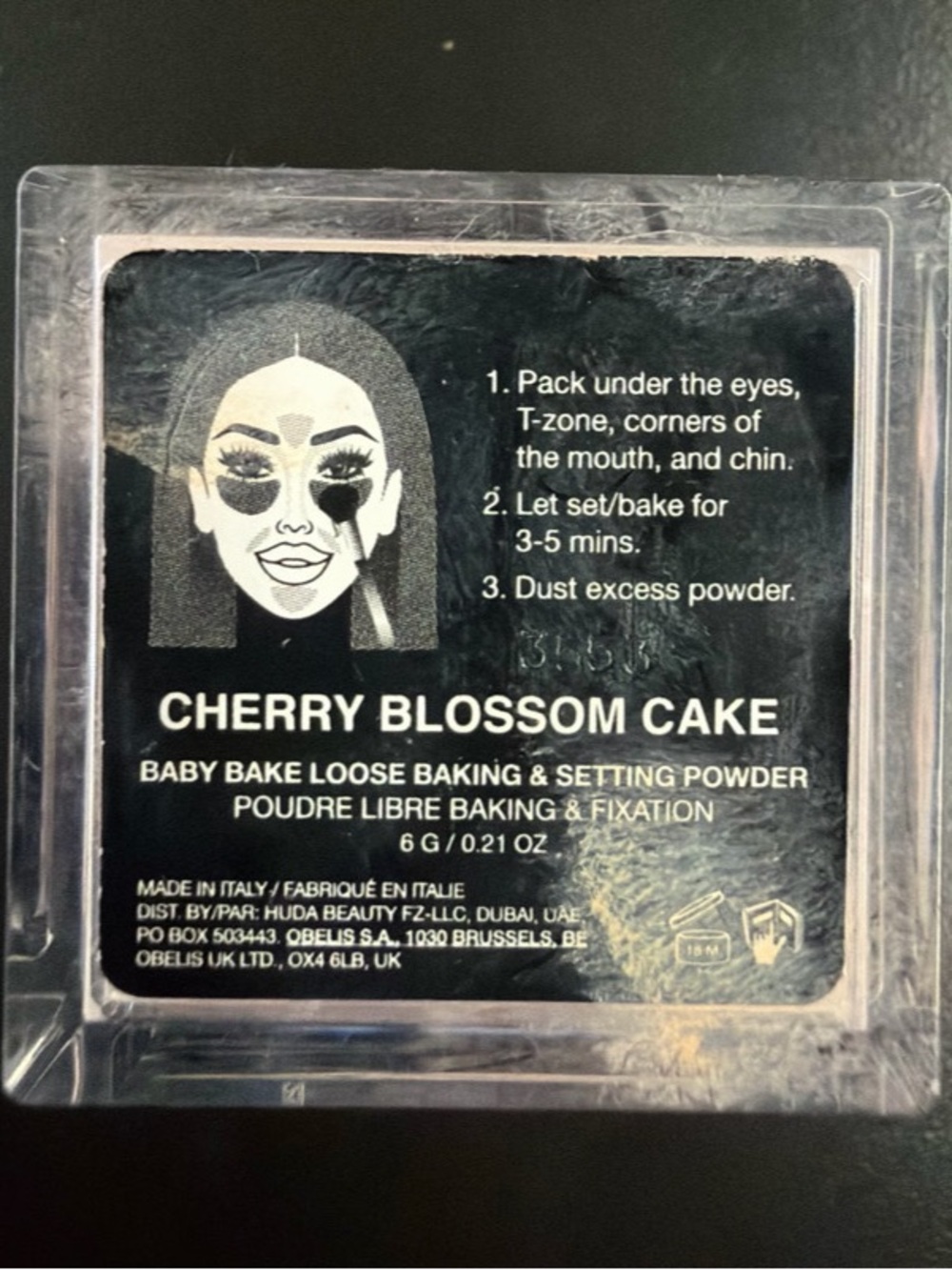 Huda Beauty Loose Baking & Setting Powder in Cherry Blossom Cake